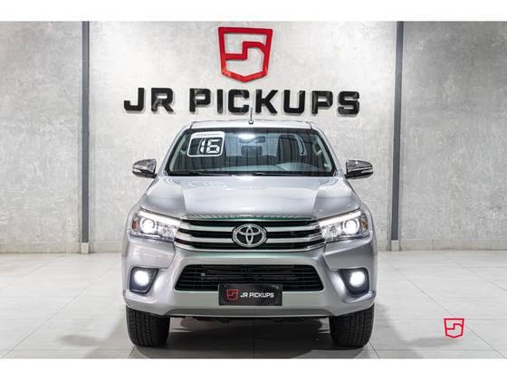 TOYOTA HILUX 2.8 SRX 4X4 CD 16V DIESEL 4P AUTOMÁTICO TOYOTA HILUX 2.8 SRX 4X4 CD 16V DIESEL 4P AUTOMÁTICO